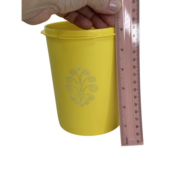 Vintage Tupperware Nesting Canister Daffodil Yellow #807-8 Medium NO LID - Picture 1 of 6